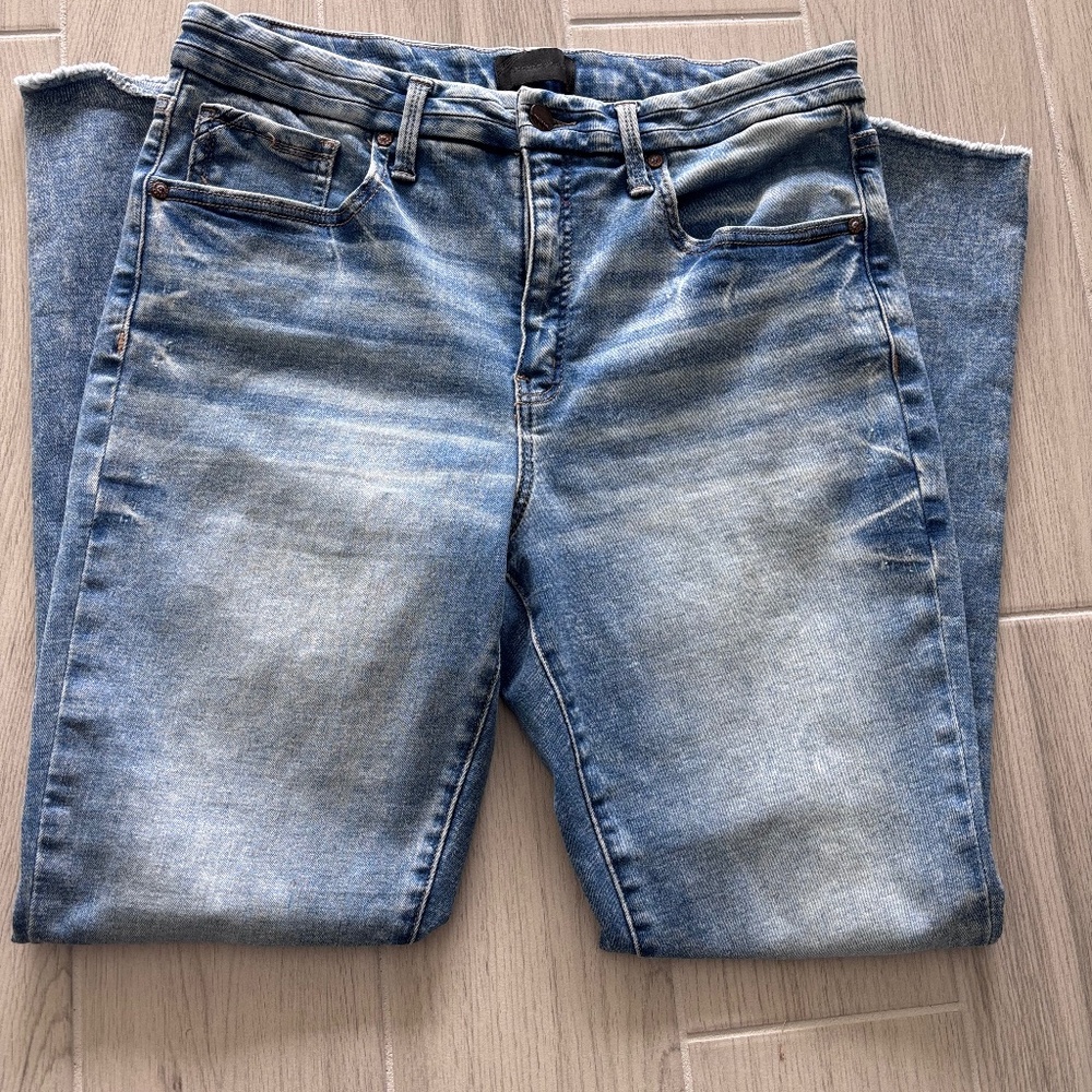 Buckle Black Ankle Skinny women’s jeans Size 32 fit 93